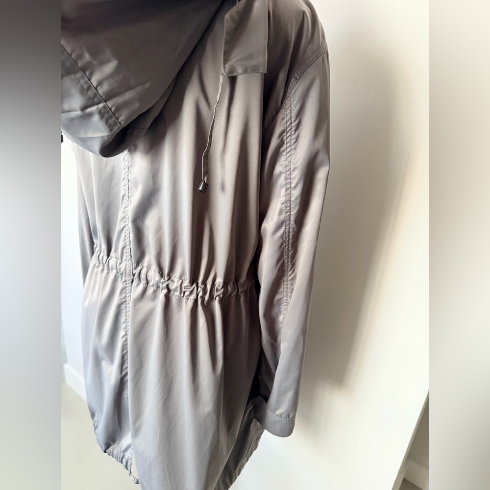 Blauer USA Grey/Silver Windbreaker Jacket | Lightweight | Excellent Condition - Picture 17 of 17